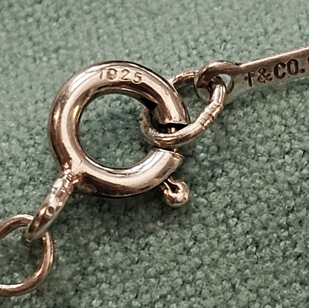 💚 Tiffany & Co. Paloma Picasso Loving Heart Vintage 925 Sterling Necklace ✨️ - Picture 7 of 16
